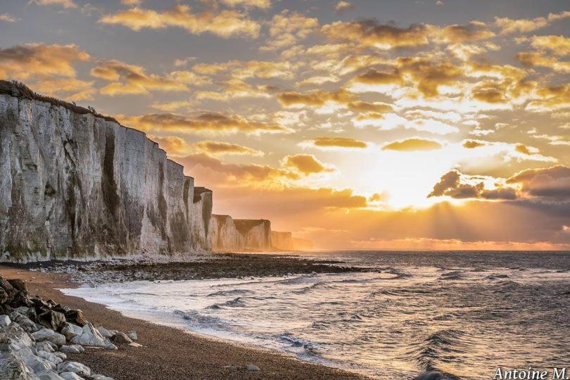 Idealement Situe "Le Studio" Les Locations Isahora Sont Aussi A 2 Pas Du Chateau D'Eu, Des Falaises Du Treport, De Mers Les Bains Et Aux Portes De La Baie De Somme Э (Приморская Сена) Экстерьер фото