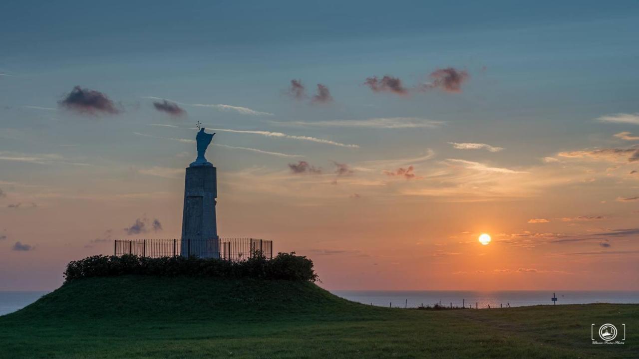Idealement Situe "Le Studio" Les Locations Isahora Sont Aussi A 2 Pas Du Chateau D'Eu, Des Falaises Du Treport, De Mers Les Bains Et Aux Portes De La Baie De Somme Э (Приморская Сена) Экстерьер фото